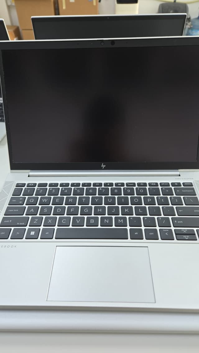 HP Elitebook 830 G8